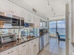 Singer Island View Apartment