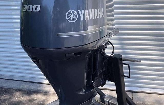 2010 Yamaha 300hp 4 Stroke Outboard MotoR