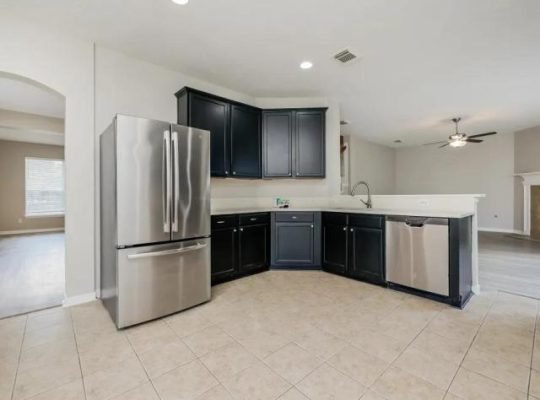 4 Beds 2.5 Baths 2,554 sqft HOUSE FOR RENT